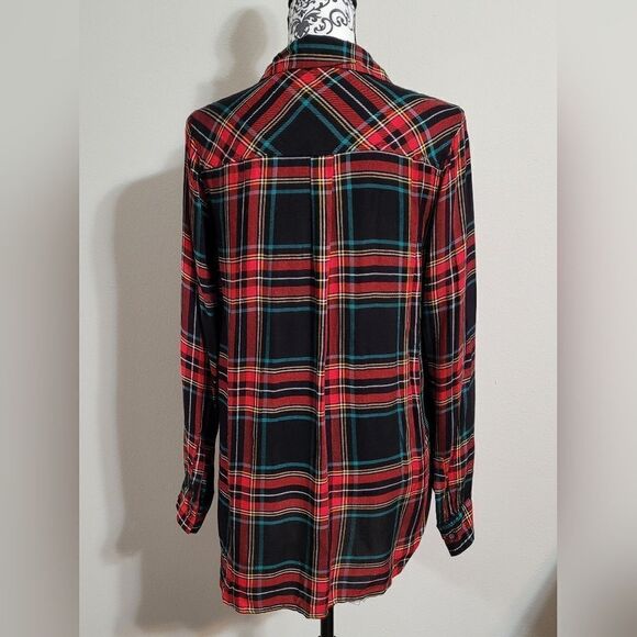 Old Navy woman's plaid button up shirt medium - Picture 3 of 4